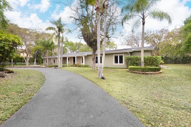 Building Photo - 6551 SW 126th St