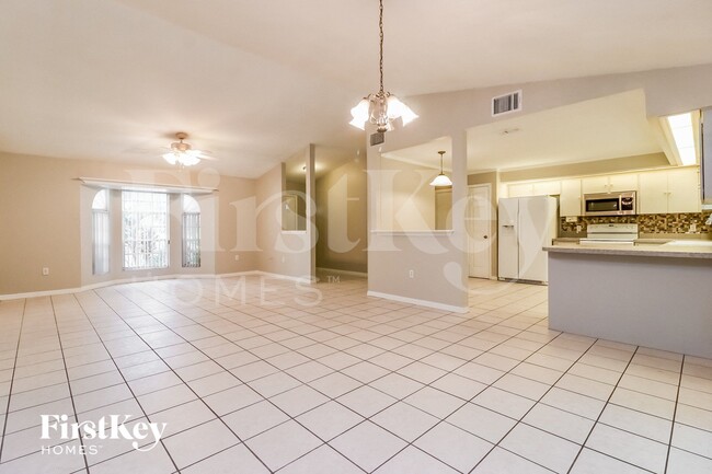 Building Photo - 2413 Timbercreek Loop E
