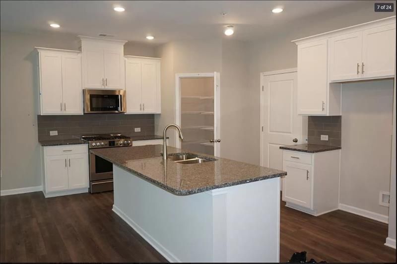 Building Photo - 1366 Endicott Ct