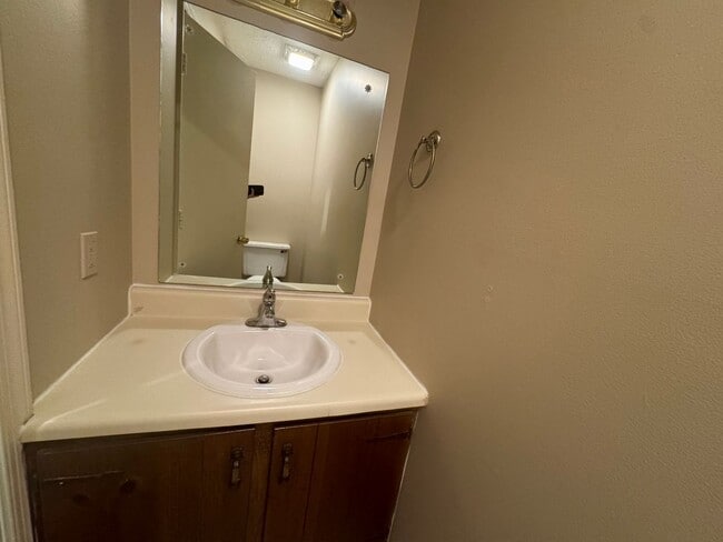 Building Photo - Campbell County Townhome