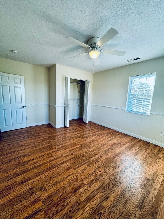 Building Photo - Duplex for Rent in TA school District