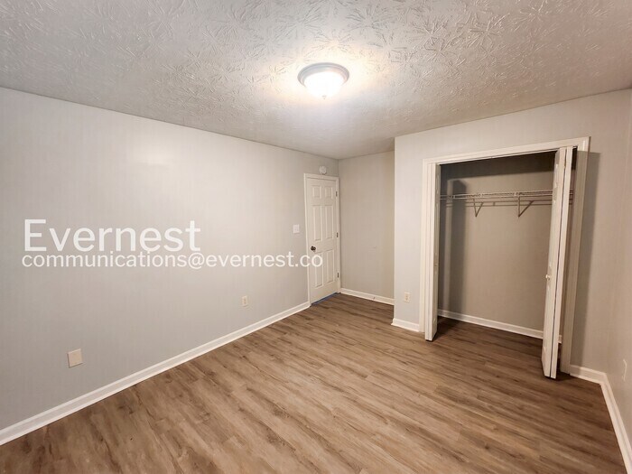 Building Photo - 319 Bridgeport Ln
