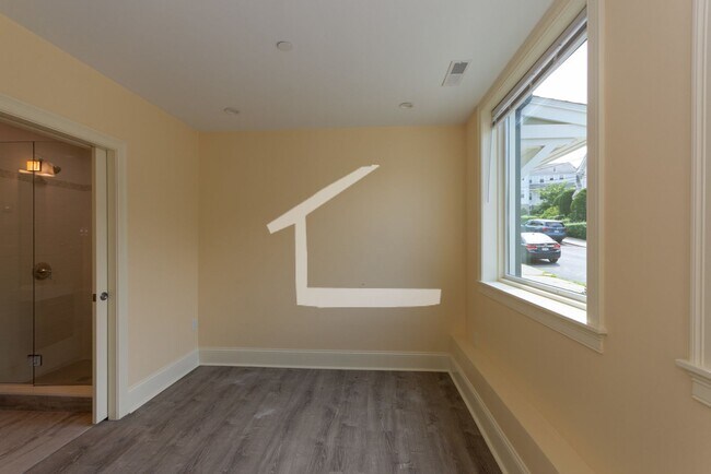 Building Photo - 118 Tremont St