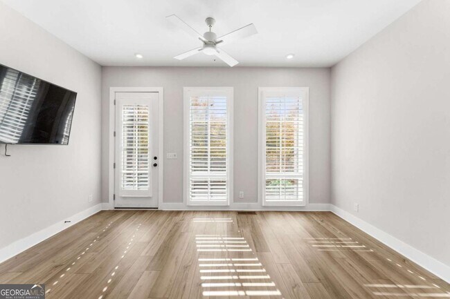 Building Photo - 1272 Longreen Ter NW