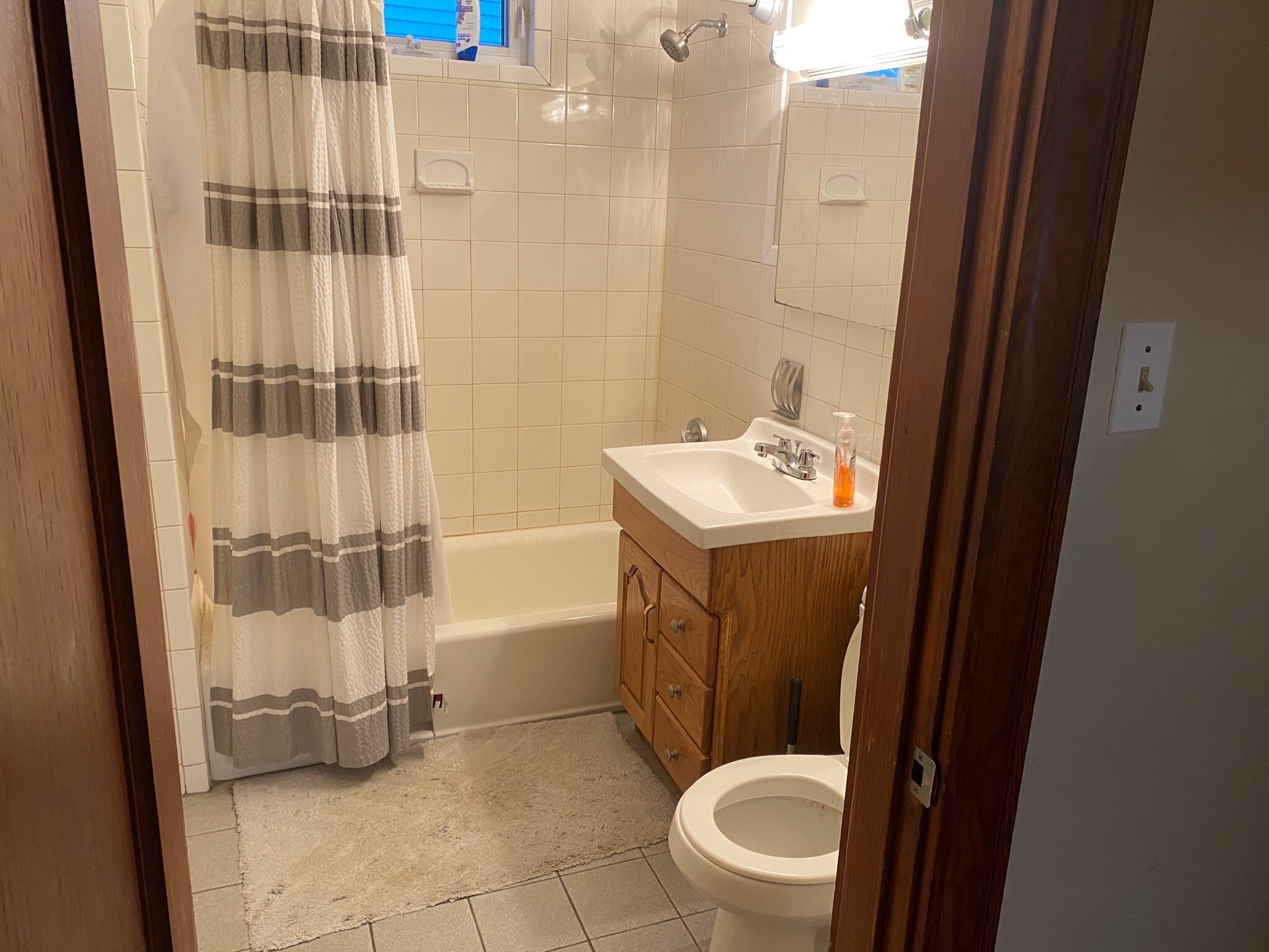 Building Photo - 144 Nonantum St