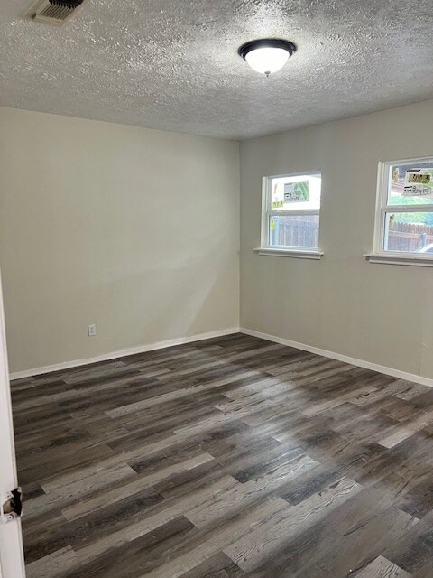 Building Photo - 66 W Mountain Creek Dr