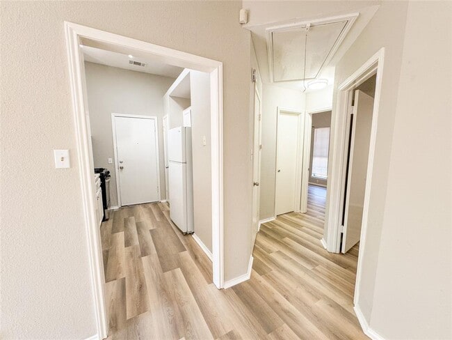 Building Photo - 2315 Windsong Trail