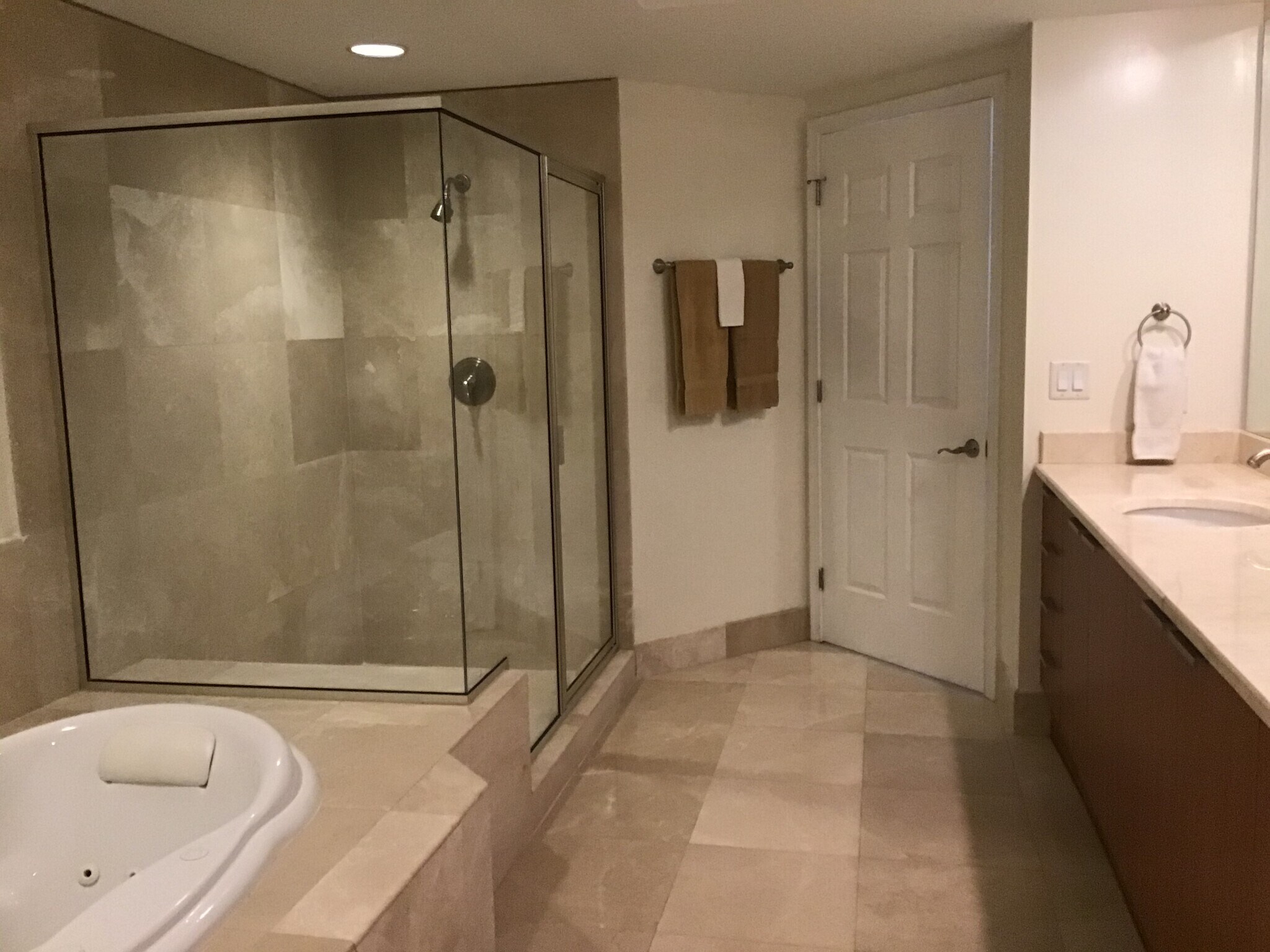 Building Photo - 231 Riverside Dr