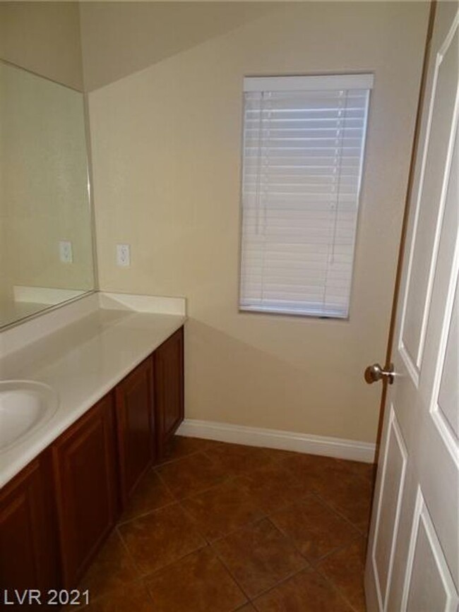 Building Photo - Wonderful 1 Story, 3 Bedroom Townhouse wit...