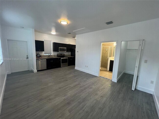 Building Photo - 16934 SW 92nd St Cir