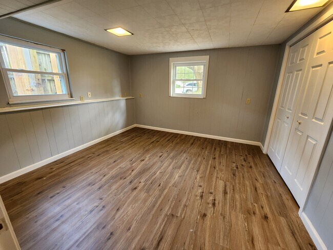 Bedroom 3 - 852 E Olmstead Ave
