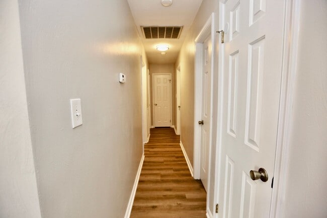 Building Photo - Ranch Home - Red Mill Farm - Available 11-...