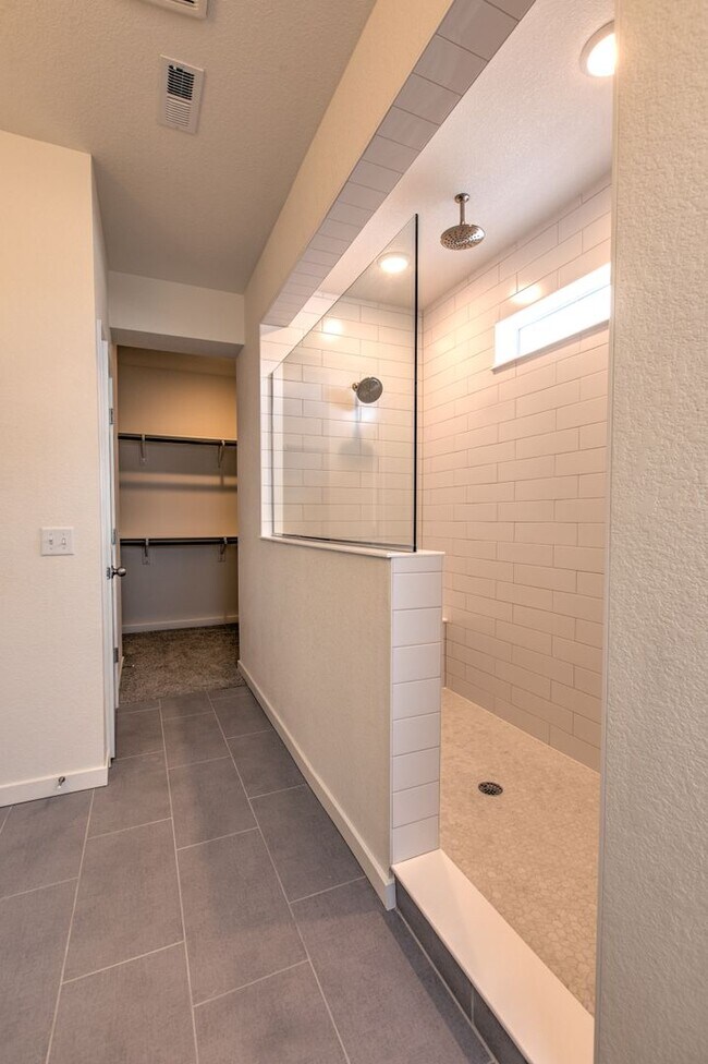 Building Photo - Stunning 4BD/3BA Home in Wolf Ranch – Mode...