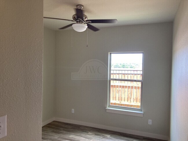 Building Photo - 5007 White Rose Dr