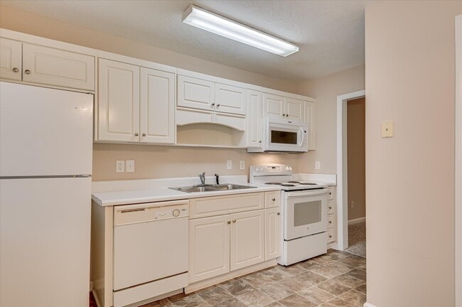 Building Photo - 616 Brook Trail