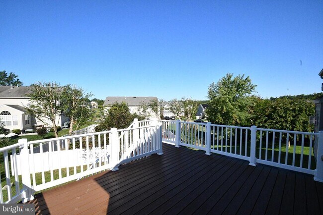 Building Photo - 9 Latham Ln