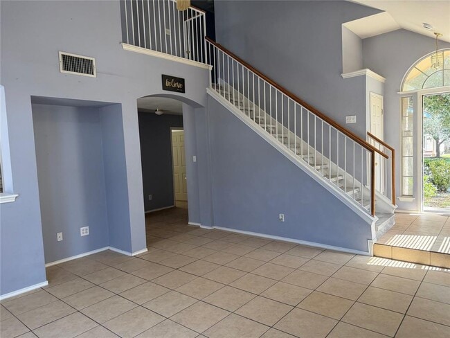 Building Photo - 17923 Loch Linnhe Loop