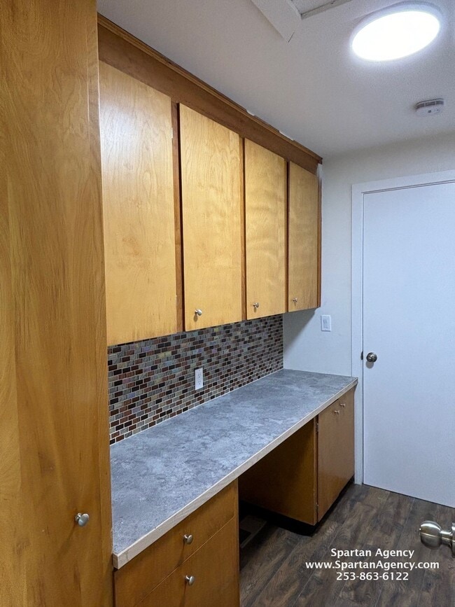Building Photo - 2405 S Meridian