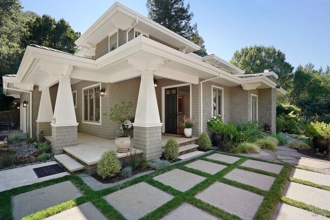 Building Photo - 10 Idlewood Rd