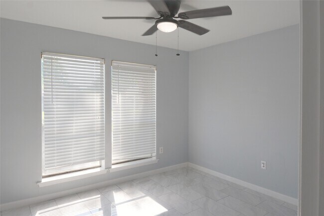 Building Photo - 6707 Las Brisas Dr
