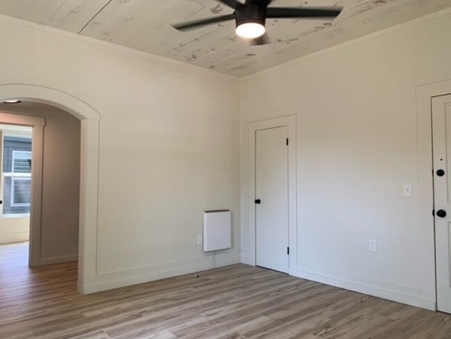 Building Photo - 509 NW C St