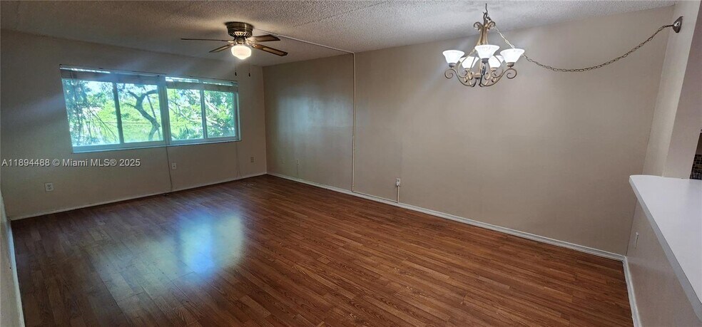 Building Photo - 14850 Naranja Lakes Blvd