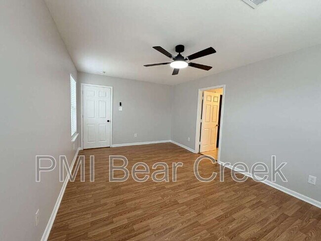 Building Photo - 6407 Waldron Dr