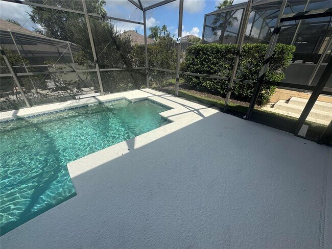 Building Photo - 456 Calabay Parc Blvd