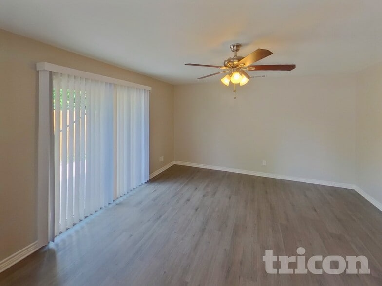 Building Photo - 185 Trout St