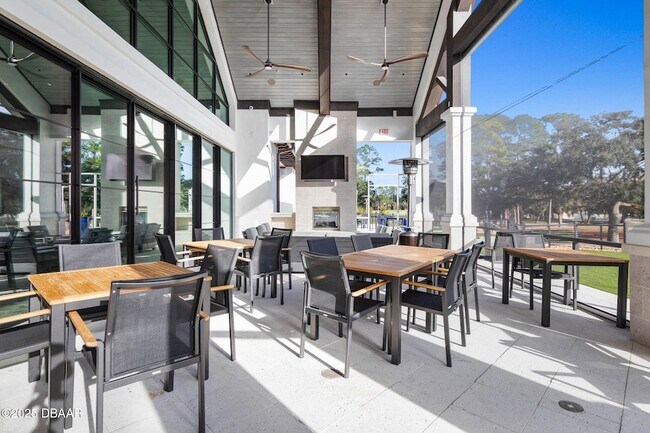 Building Photo - 4 Jasmine Run