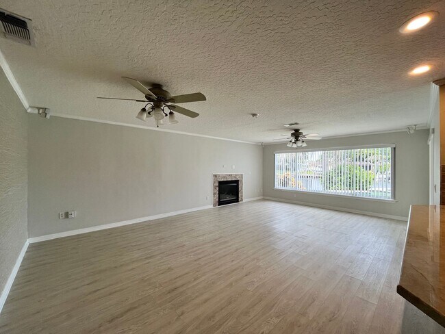 Building Photo - 415 Aruba Ct