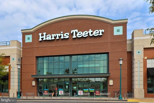 Building Photo - 11922 Holly Spring Dr