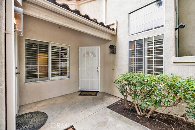 Building Photo - 58 Almador