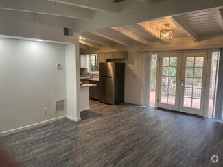 Building Photo - 423 N Olsen Ave