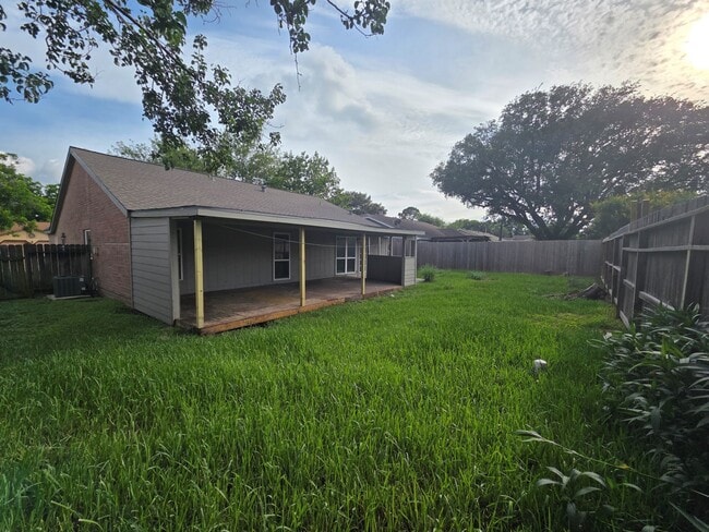 Building Photo - 5618 Stone Creek Dr