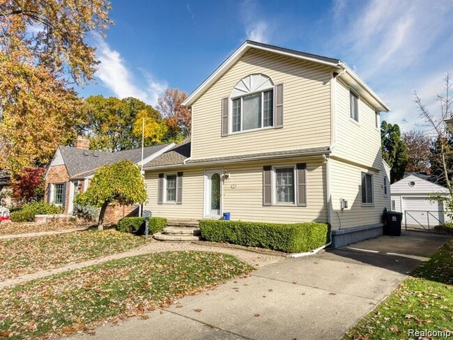 Building Photo - 806 N Altadena Ave