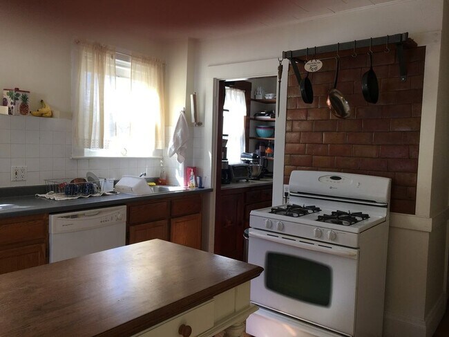 Building Photo - 343 Washington St