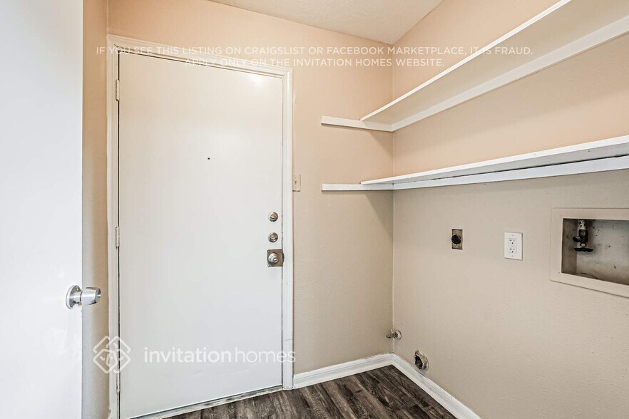 Building Photo - 17318 Shrub Oak Dr