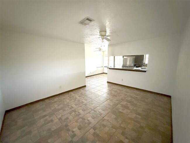 Building Photo - 7130 Kings Dr
