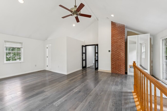 Building Photo - Charming 4 bedroom 3 bathroomSingle-Family Home for Rent! Discover your dream home with this stun...