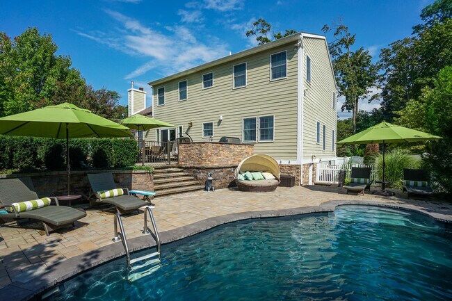 Building Photo - 25 Baldwin Ave