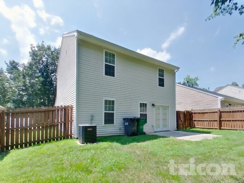 Building Photo - 6716 Commack Dr