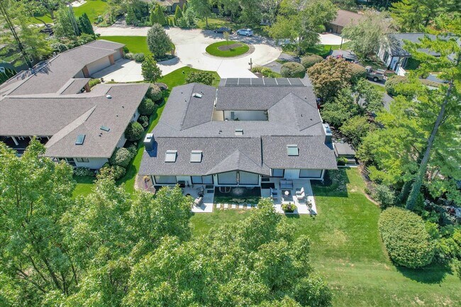 Building Photo - Luxury Ranch House on Champaign Country Club