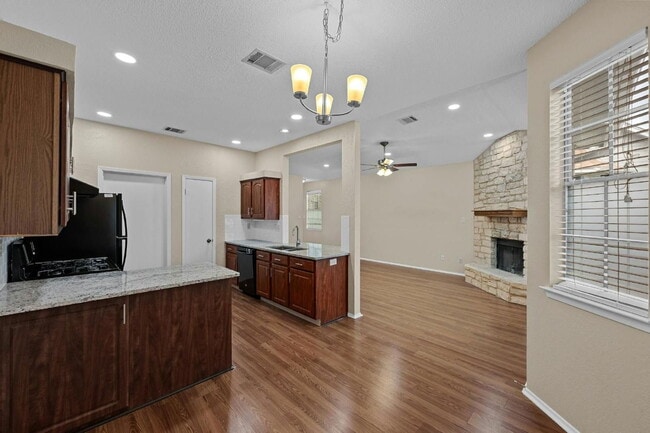 Building Photo - 6501 Brush Country Rd