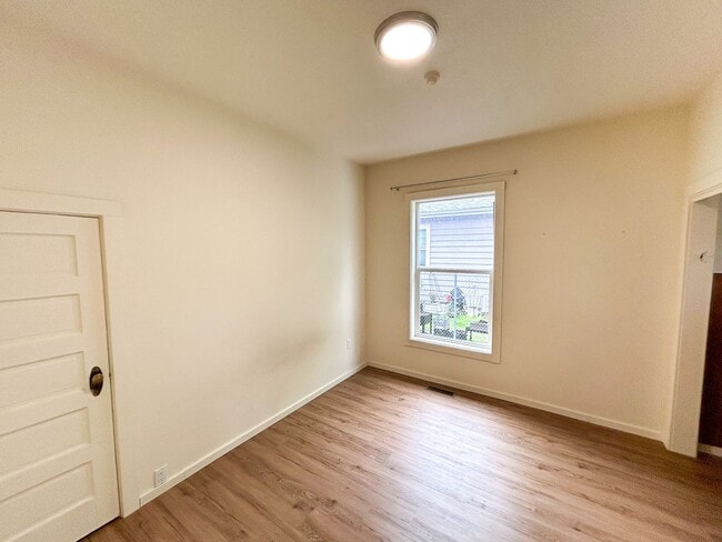 Building Photo - 19th - GPM351N-4