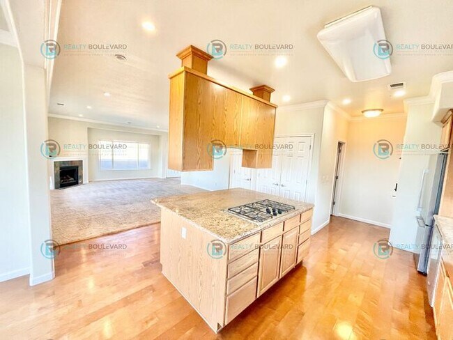 Building Photo - Stunning 3-Bedroom Townhome with Panoramic City Views, Upgraded Kitchen & Spacious Living in Nort...