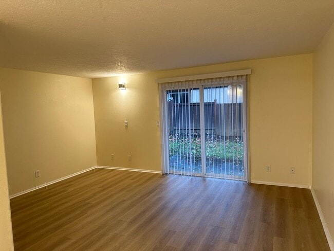 Building Photo - 1612 Fetters Loop