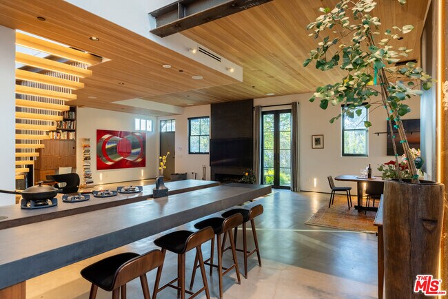 Building Photo - 746 Marco Pl