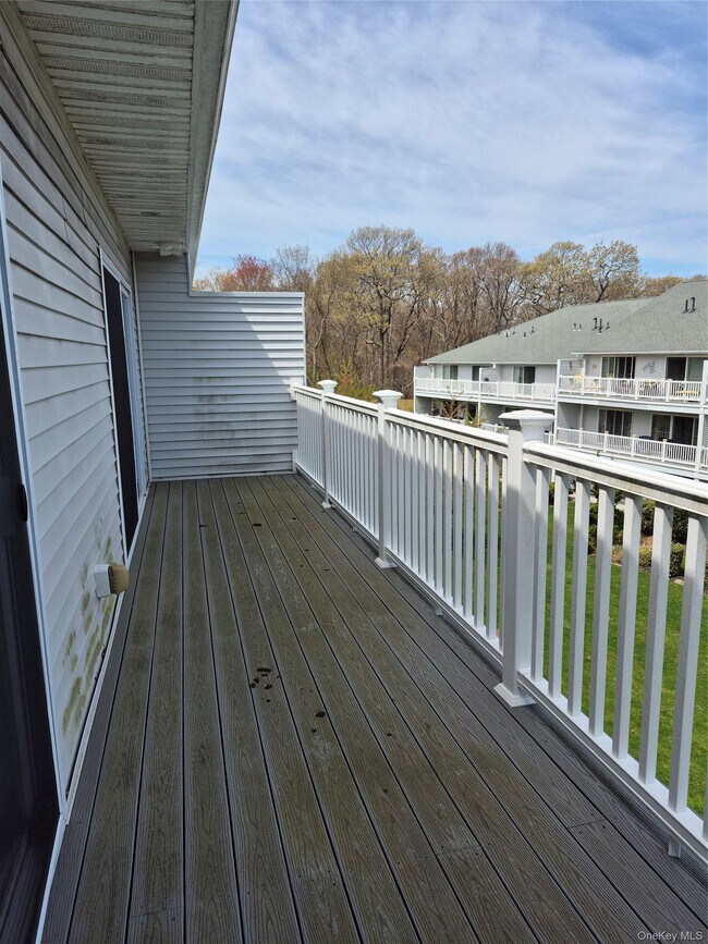 Building Photo - 44 Fox Hill Dr