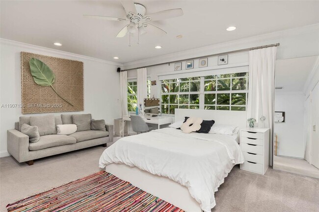 Building Photo - 9240 SW 69th Ct